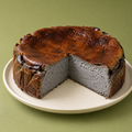 gâteau au fromage basque au sésame noir